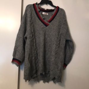 Frayed hem grey sweater